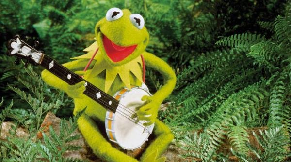 bein-greene_-kermit-singing-with-banjo.j